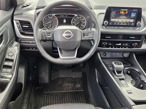 Certified 2025 Nissan Rogue SV image 7