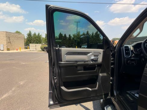 Used 2019 RAM 2500 Big Horn AWD/4WD image 9