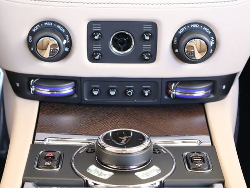 Certified 2019 Rolls-Royce Wraith RWD image 20