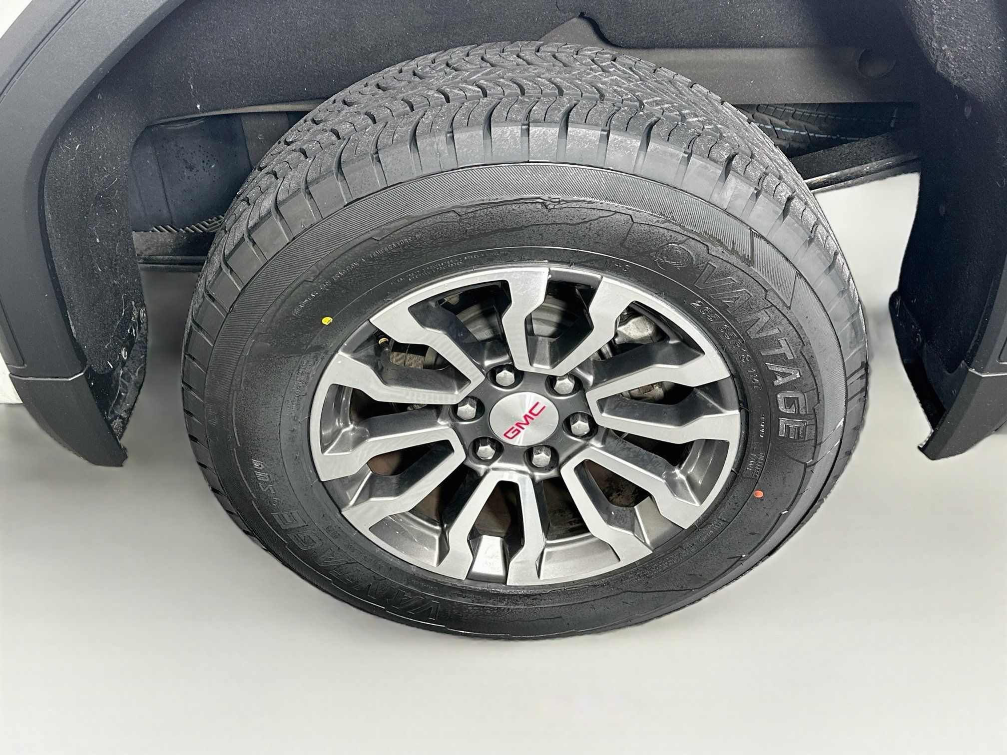 Used 2019 GMC Sierra 1500 SLE w/ SLE Value Package AWD/4WD image 11