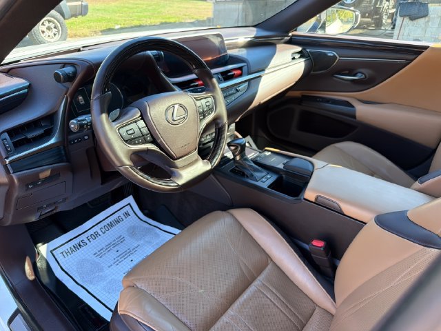 Used 2021 Lexus ES 300h Ultra Luxury w/ Accessory Package 2 FWD image 14
