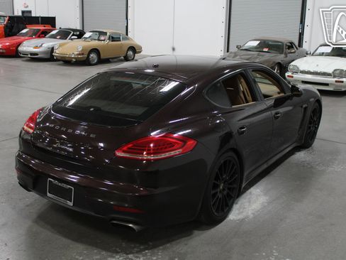 Used 2014 Porsche Panamera 4 image 10