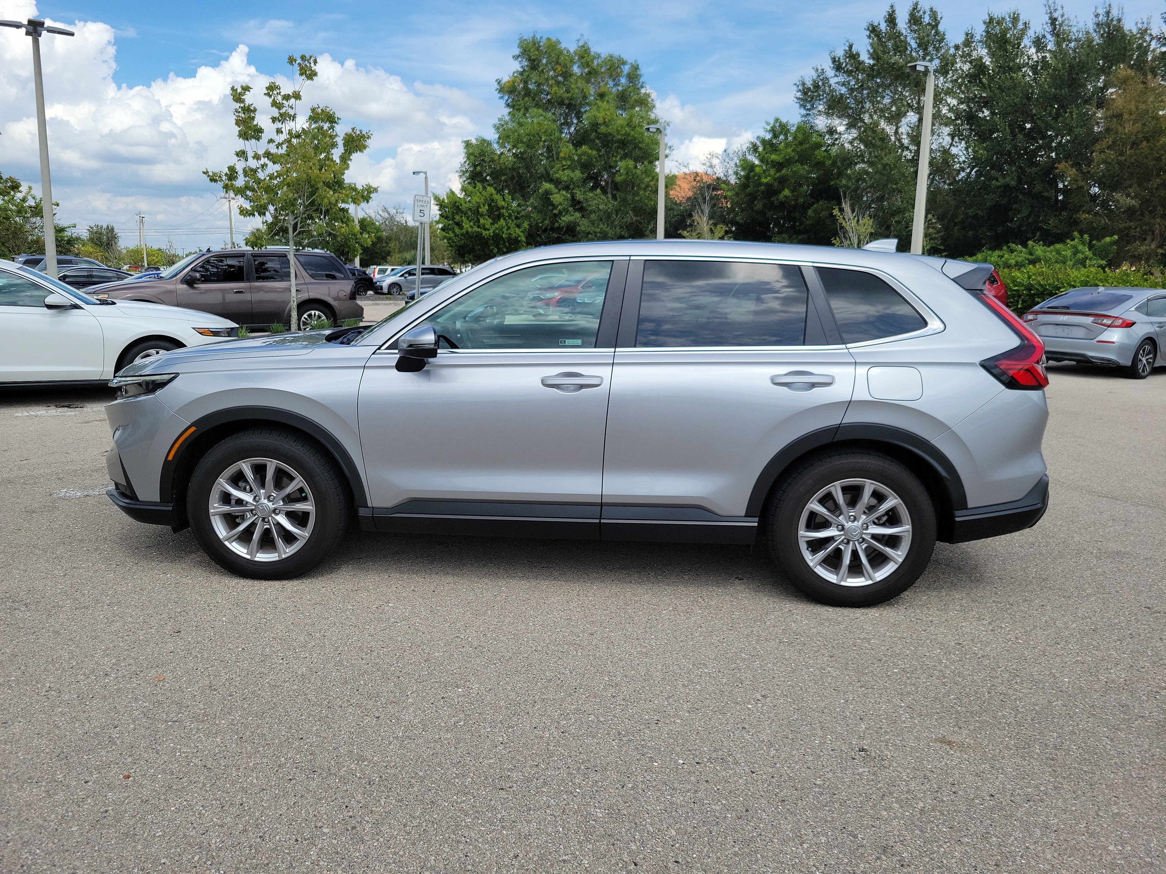 Used 2024 Honda CR-V EX-L image 7