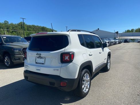 Used 2021 Jeep Renegade Latitude w/ Convenience Group AWD/4WD image 2