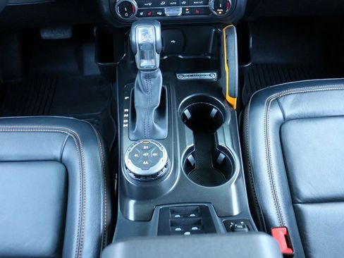 Used 2022 Ford Bronco Badlands image 31