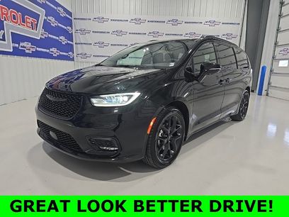 Used 2025 Chrysler Pacifica Limited