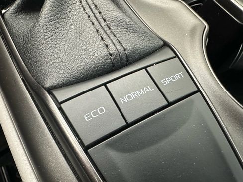 Used 2023 Toyota Camry SE w/ Convenience Package image 36