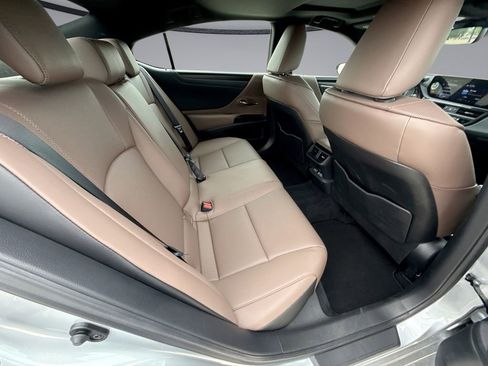 Used 2025 Lexus ES 350 w/ Premium Package FWD image 17