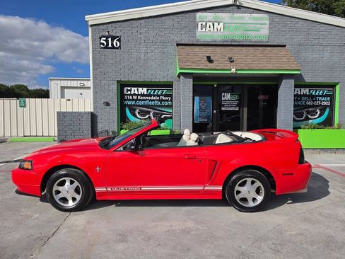 Used 2000 Ford Mustang Convertible RWD image 30