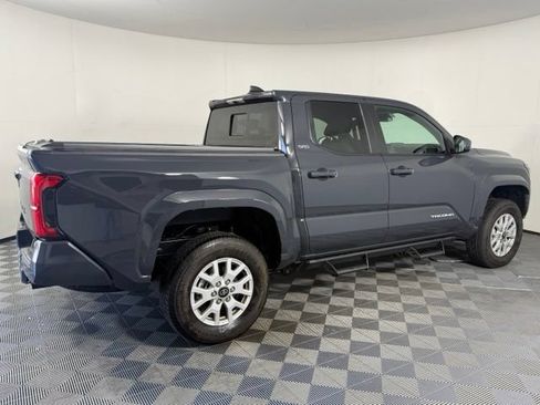 Used 2024 Toyota Tacoma SR5 AWD/4WD image 8