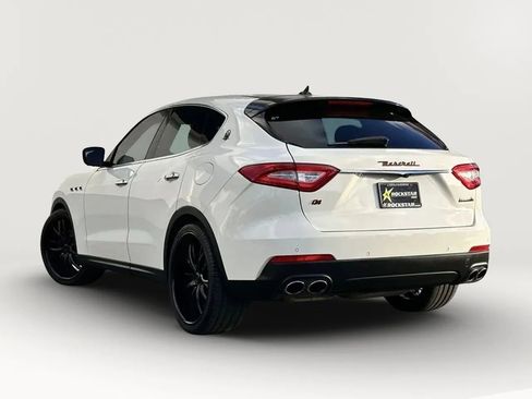 Used 2018 Maserati Levante AWD/4WD image 4