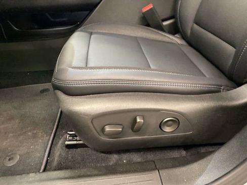 New 2026 Chevrolet Equinox EV LT AWD/4WD image 15