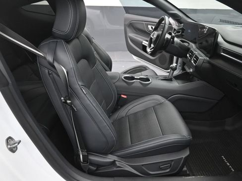 Used 2025 Ford Mustang GT Premium RWD image 10