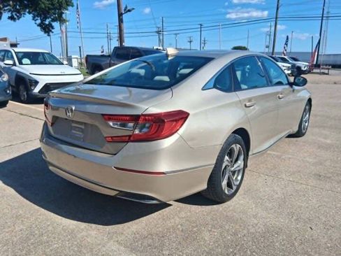 Used 2018 Honda Accord EX image 6