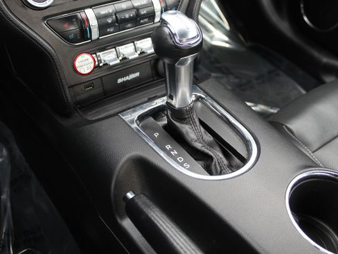 Used 2017 Ford Mustang Premium image 19