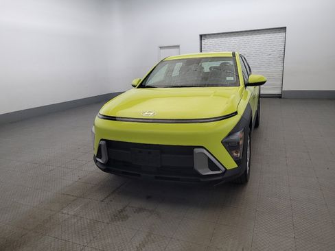 Used 2024 Hyundai Kona SE FWD image 15
