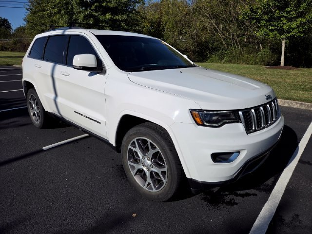 Used 2018 Jeep Grand Cherokee Limited AWD/4WD image 3
