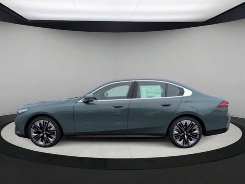 New 2026 BMW 530i xDrive w/ Executive Package image 5