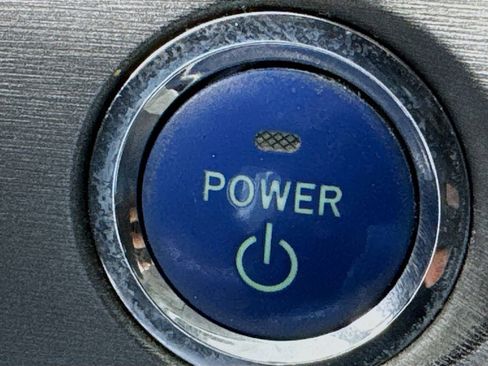 Used 2014 Toyota Prius Three image 19