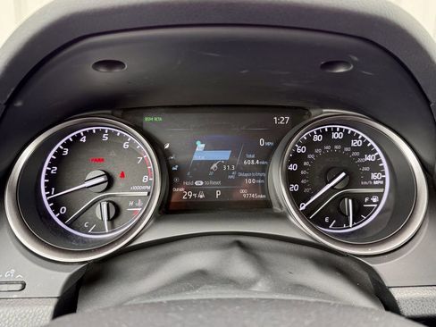 Used 2021 Toyota Camry SE w/ Cold Weather Package image 20