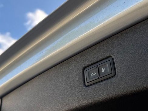 New 2026 Audi SQ7 Prestige AWD/4WD image 32