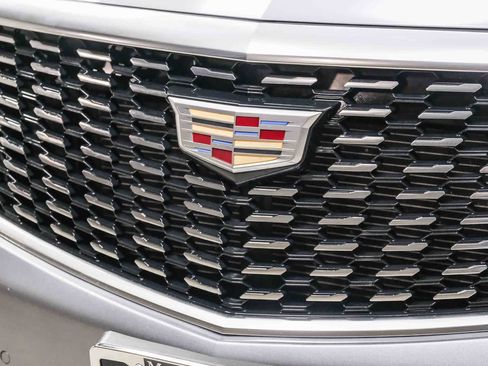 Used 2022 Cadillac XT5 Premium Luxury FWD image 13