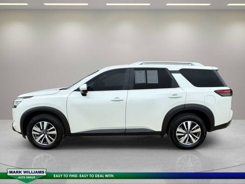 Used 2023 Nissan Pathfinder SL AWD/4WD image 10