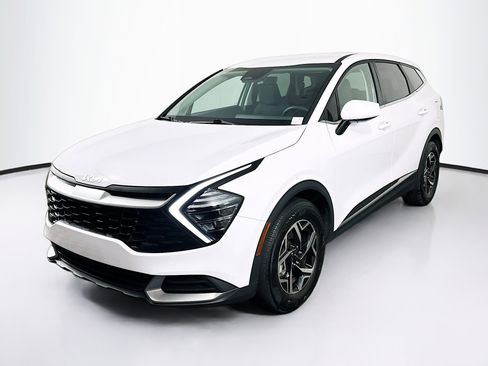 Used 2025 Kia Sportage LX FWD image 3