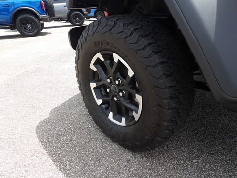 Used 2024 Jeep Wrangler Unlimited Rubicon 4xe AWD/4WD image 12