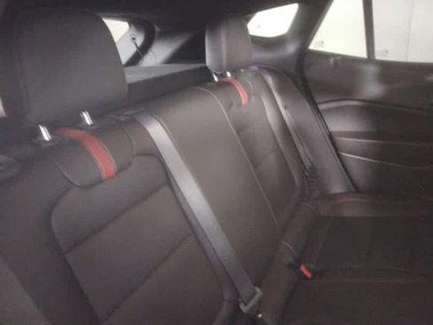 Used 2024 Chevrolet Trax RS w/ Sunroof Package image 28