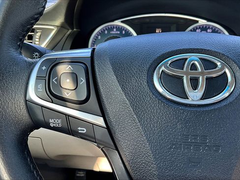 Used 2017 Toyota Camry XLE image 18