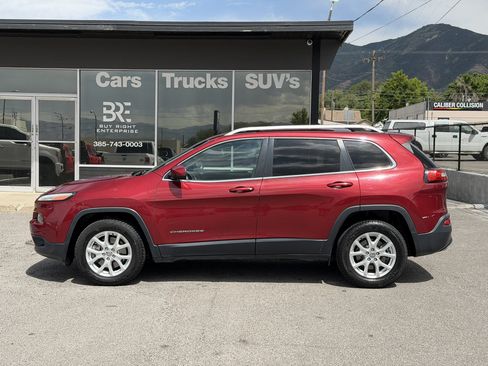 Used 2015 Jeep Cherokee Latitude w/ Cold Weather Group AWD/4WD image 1