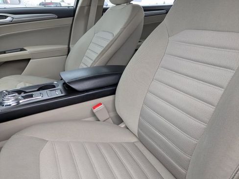 Used 2018 Ford Fusion SE w/ Fusion SE Technology Package image 25