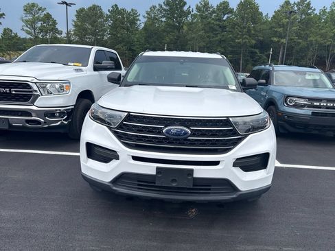 Used 2020 Ford Explorer XLT RWD image 2