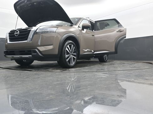 Certified 2024 Nissan Pathfinder Platinum w/ Cargo Package image 41