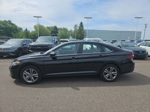 Used 2023 Volkswagen Jetta SE w/ Panoramic Sunroof Package FWD image 19