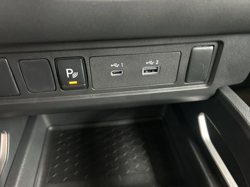 Used 2025 Nissan Frontier SV image 22