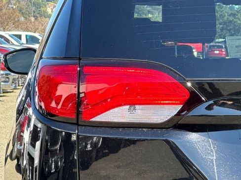 New 2025 Chrysler Voyager LX image 30