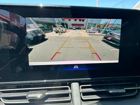 Used 2024 Chevrolet Trax LT FWD image 33