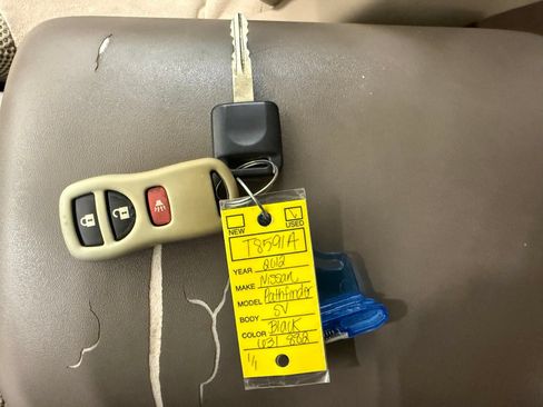 Used 2012 Nissan Pathfinder SV RWD image 29
