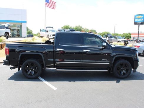 Used 2018 GMC Sierra 1500 Denali w/ Denali Ultimate Package AWD/4WD image 9