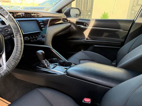 Used 2019 Toyota Camry LE image 13