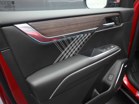 New 2026 GMC Acadia Denali w/ Super Cruise Package image 25