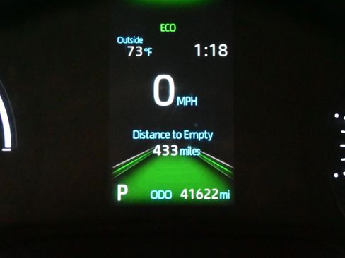 Used 2021 Toyota Sienna XLE FWD image 27