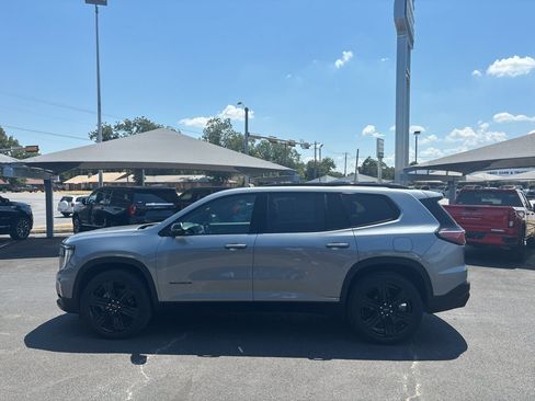 Used 2026 GMC Acadia Elevation w/ Black Edition FWD image 9