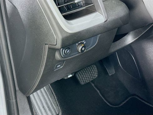 Used 2024 GMC Terrain SLE image 10