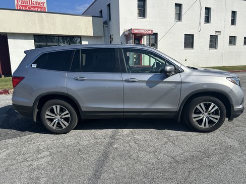 Used 2017 Honda Pilot EX-L image 2