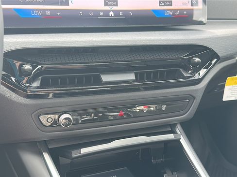 New 2026 BMW 330i Sedan w/ Premium Package image 25