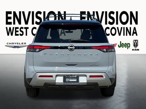 Used 2023 Nissan Pathfinder Platinum image 9