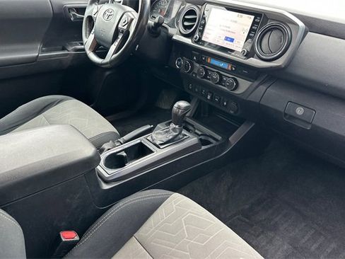 Used 2020 Toyota Tacoma TRD Off-Road image 18